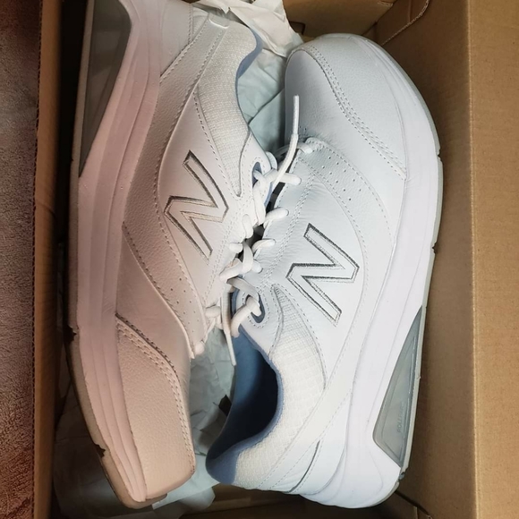 New Balance - Picture 3 of 3